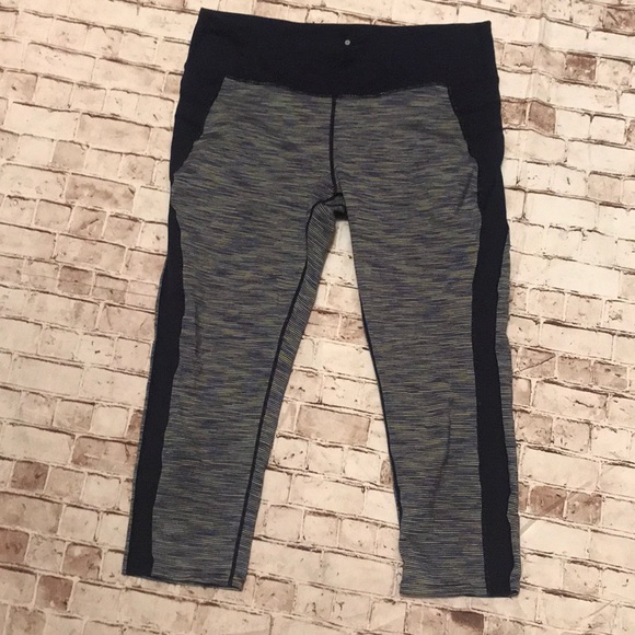 Athleta Pants - Athleta cropped pants🔴